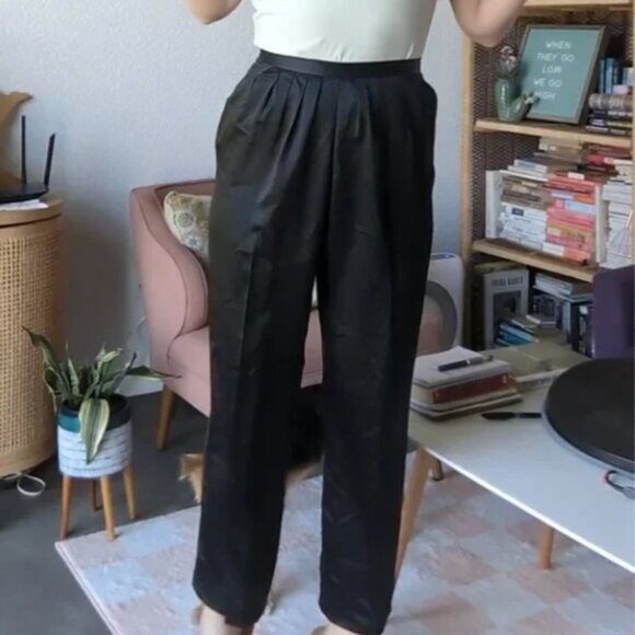 Vintage Spitalnick and Co Black High Rise Pleated Tapered Silk Pants - Picture 2 of 9